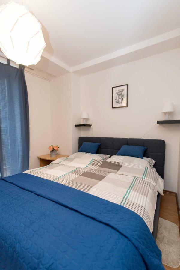 Apartman Lux ดารูวาร์ ภายนอก รูปภาพ